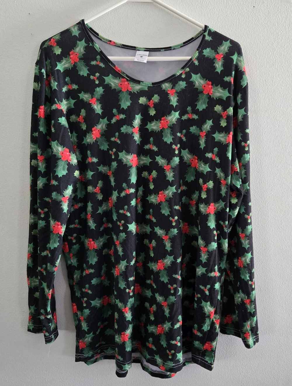 Black Holiday Holly Print Long Sleeve Top